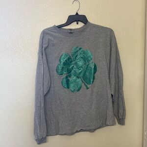 Gildan Heavy Cotton Gray Shirt women size 2xl with glitter shamrock